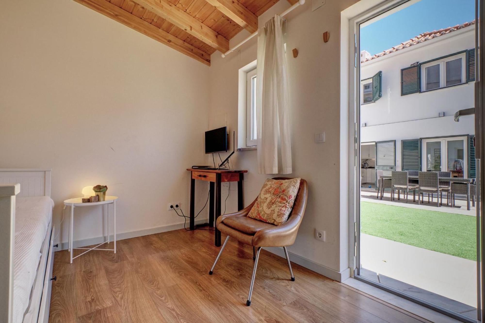 Comfortable Town House In Quiet Area By Lovelystay Лиссабон Экстерьер фото