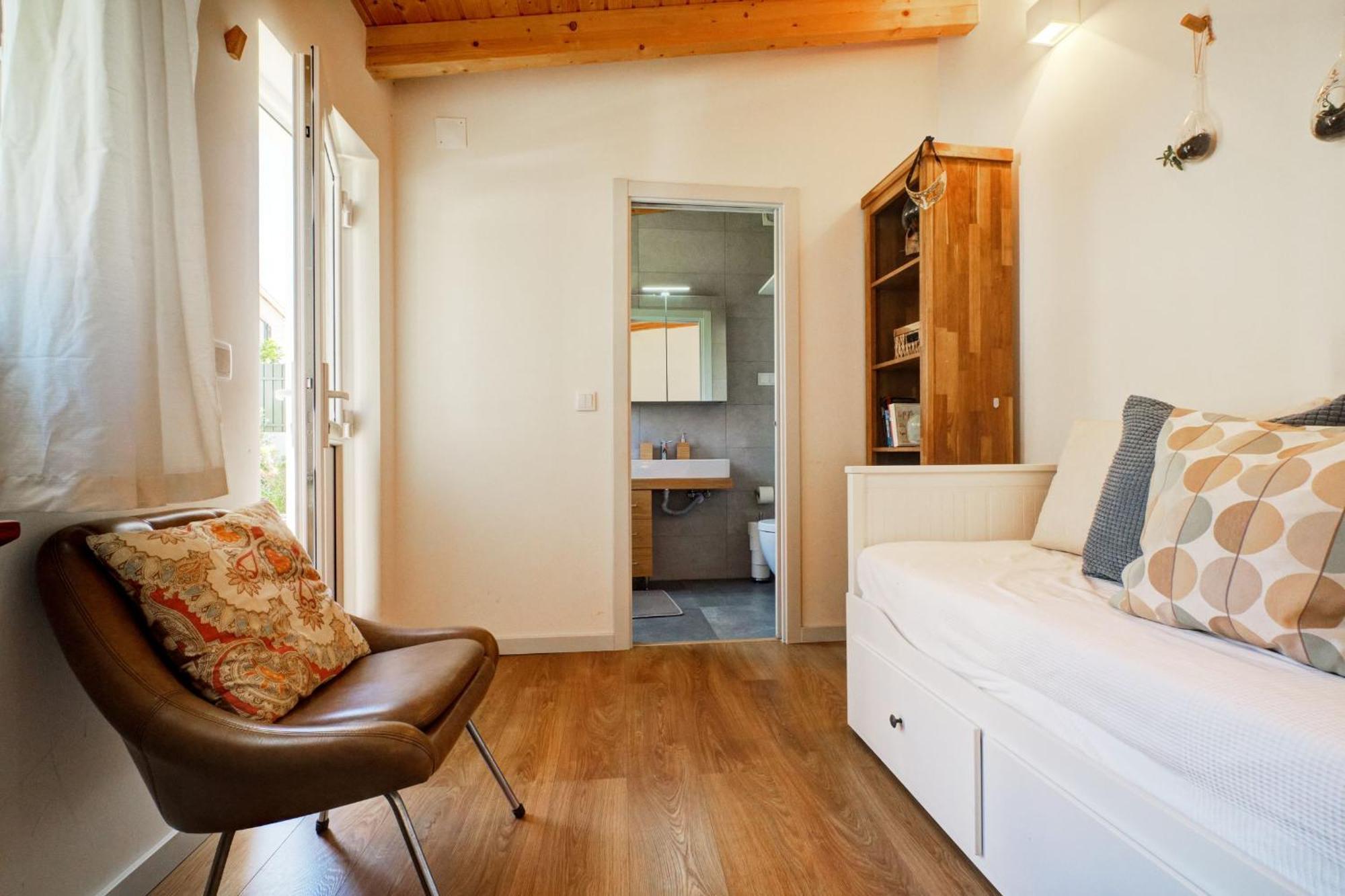 Comfortable Town House In Quiet Area By Lovelystay Лиссабон Экстерьер фото